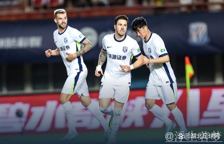 绍尔建功图多列绝杀 武汉三镇逆转河南2-1获胜 绍尔建功图多列绝杀 武汉三镇逆转河南2-1获胜
